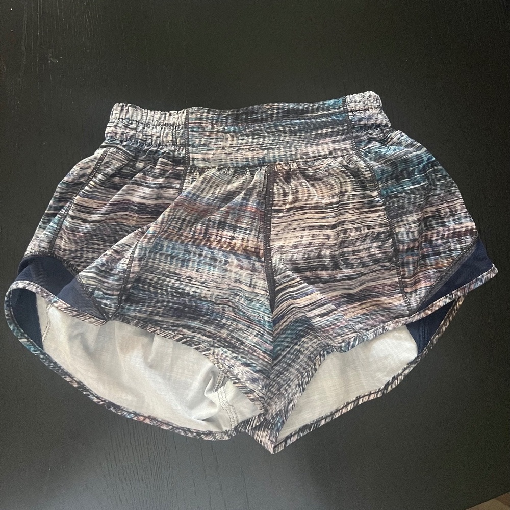 Lululemon Hotty Hot 2.5 Low Rise Shorts